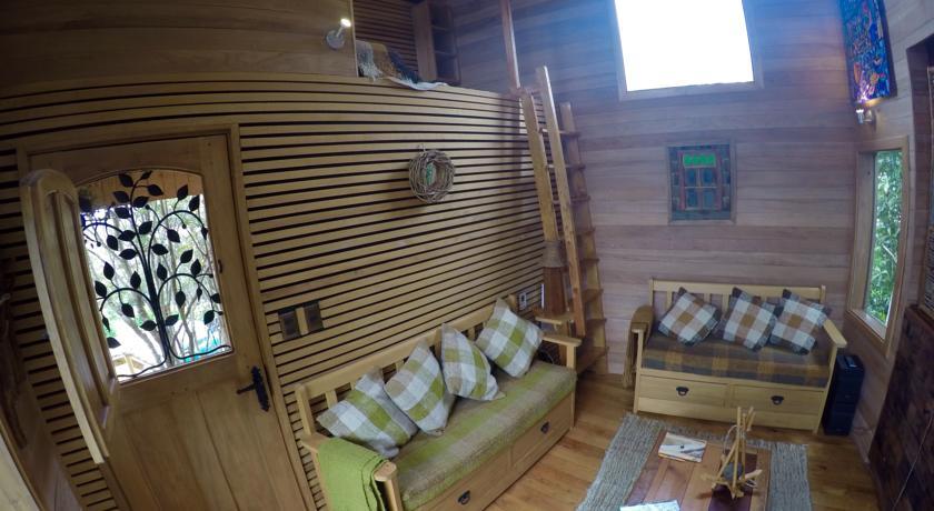 La Casa Del árbol De Chiloé * Castro